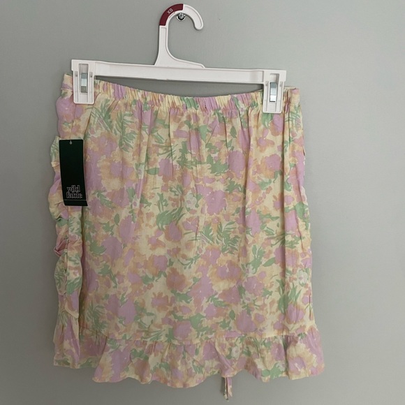 NWT floral skirt - Picture 2 of 3